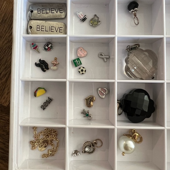 Lot Origami Owl including case - Picture 4 of 10